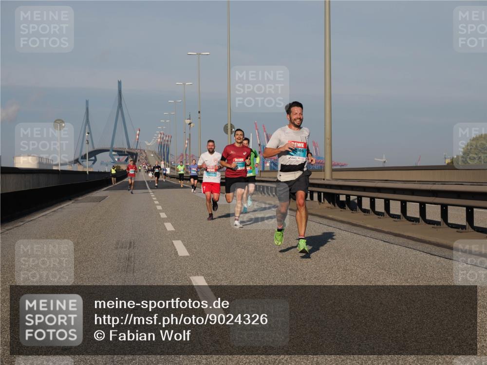 03.10.2025 - Köhlbrandbrückenlauf Fabian Wolf http://msf.ph/oto/9024326 03.10.2025 09:40:28 Position 3  meine-sportfotos.de