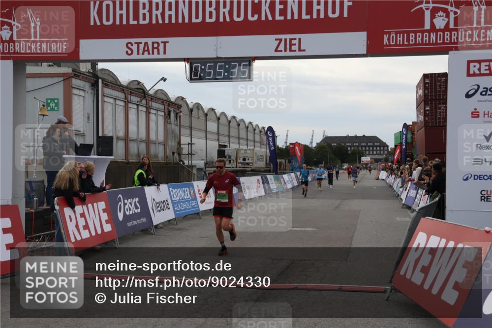 03.10.2025 - Köhlbrandbrückenlauf Julia Fischer http://msf.ph/oto/9024330 03.10.2025 15:55:35 Ziel 7030, 8993 meine-sportfotos.de