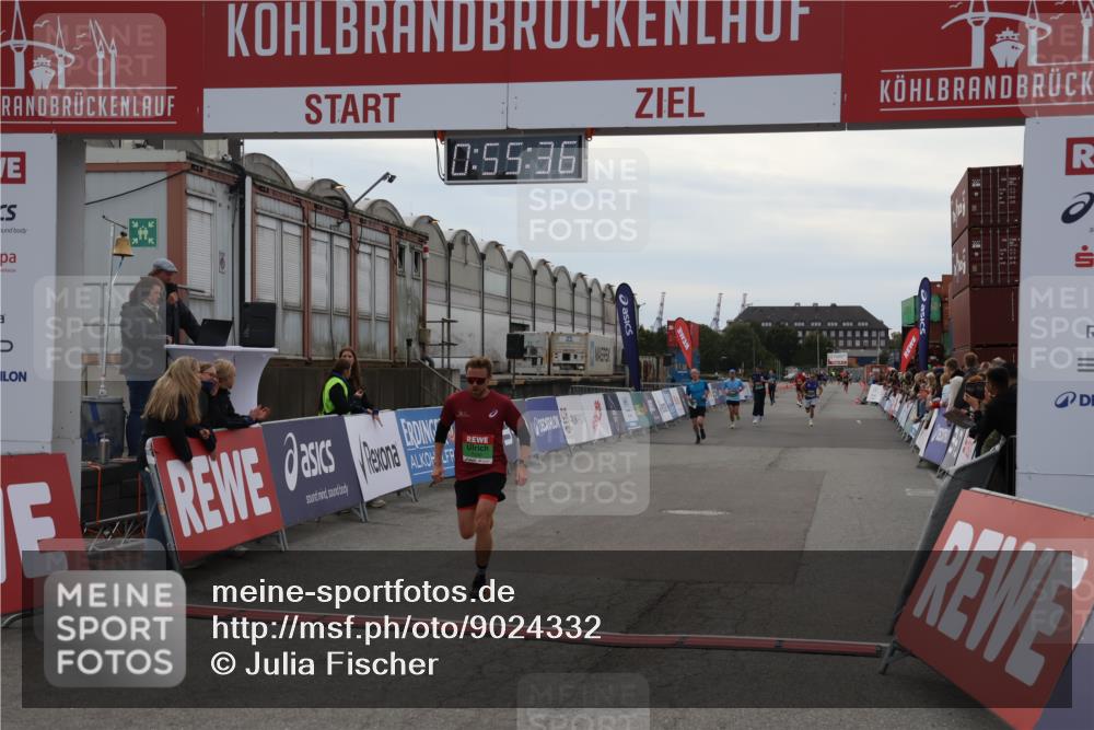 03.10.2025 - Köhlbrandbrückenlauf Julia Fischer http://msf.ph/oto/9024332 03.10.2025 15:55:36 Ziel 7030, 7067, 7575, 8993 meine-sportfotos.de