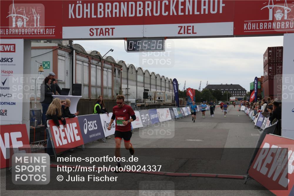 03.10.2025 - Köhlbrandbrückenlauf Julia Fischer http://msf.ph/oto/9024337 03.10.2025 15:55:36 Ziel 7030, 7067, 7575, 8993 meine-sportfotos.de