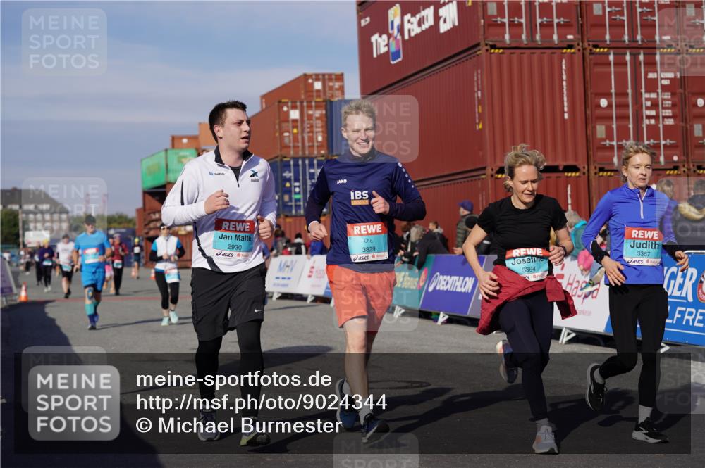 03.10.2025 - Köhlbrandbrückenlauf Michael Burmester http://msf.ph/oto/9024344 03.10.2025 10:26:53 Ziel 1935, 2586, 2774, 2930, 3044, 3232, 3241, 3242, 3364, 3367, 3703, 3829 meine-sportfotos.de