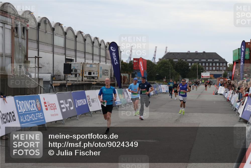 03.10.2025 - Köhlbrandbrückenlauf Julia Fischer http://msf.ph/oto/9024349 03.10.2025 15:55:39 Ziel 7030, 7067, 7575, 8594, 8942 meine-sportfotos.de