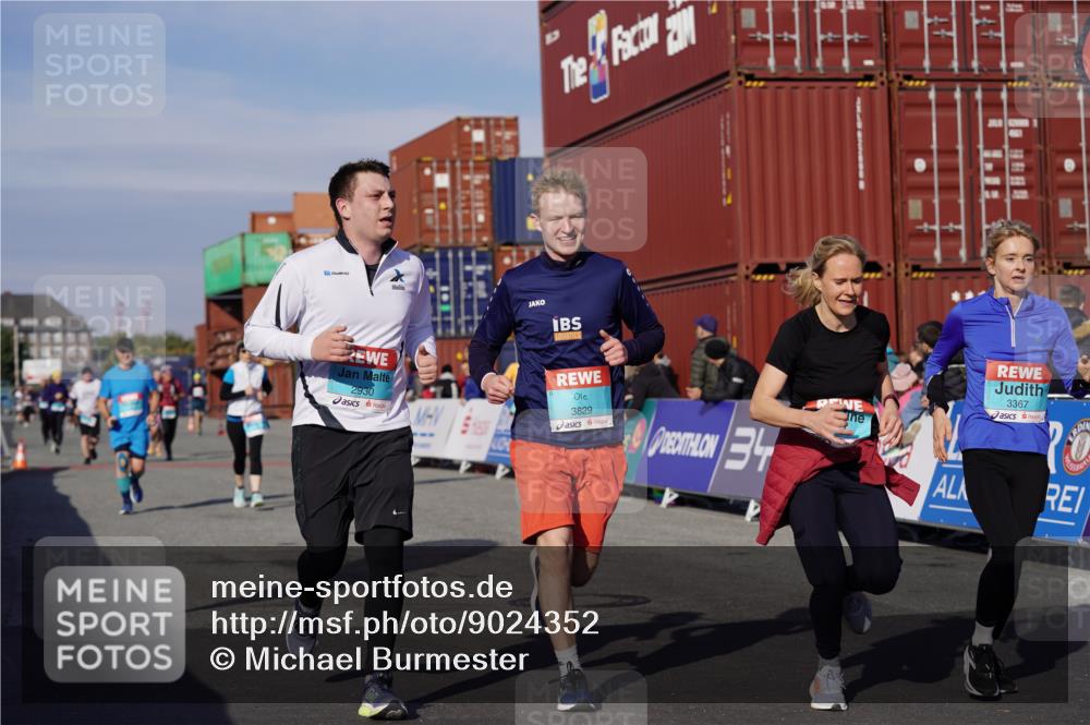 03.10.2025 - Köhlbrandbrückenlauf Michael Burmester http://msf.ph/oto/9024352 03.10.2025 10:26:53 Ziel 1935, 2586, 2774, 2930, 3044, 3232, 3241, 3242, 3364, 3367, 3703, 3829 meine-sportfotos.de