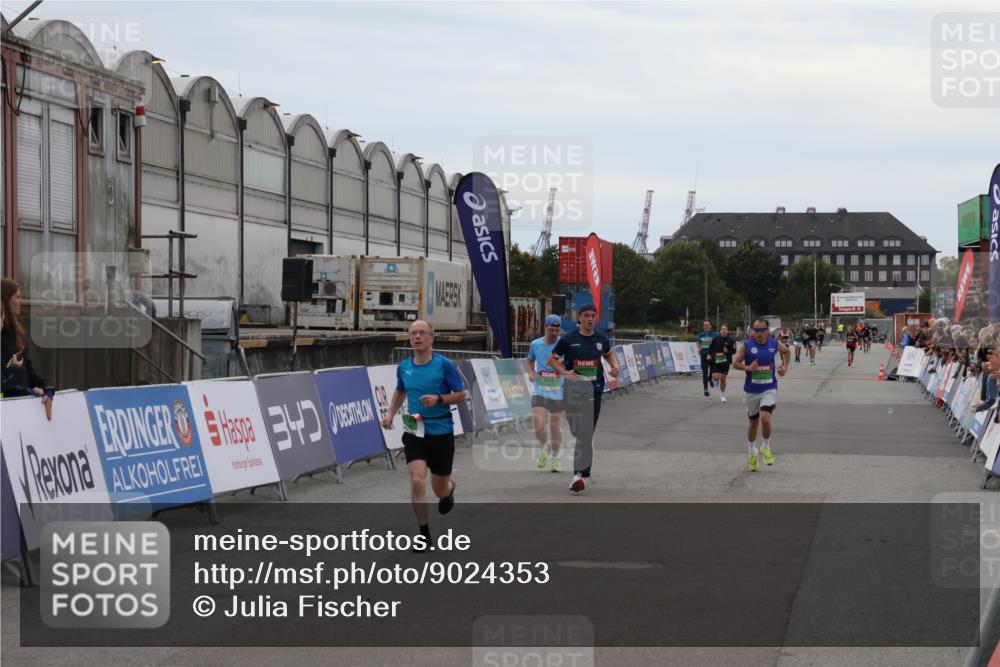 03.10.2025 - Köhlbrandbrückenlauf Julia Fischer http://msf.ph/oto/9024353 03.10.2025 15:55:40 Ziel 7030, 7067, 7575, 8594, 8942 meine-sportfotos.de