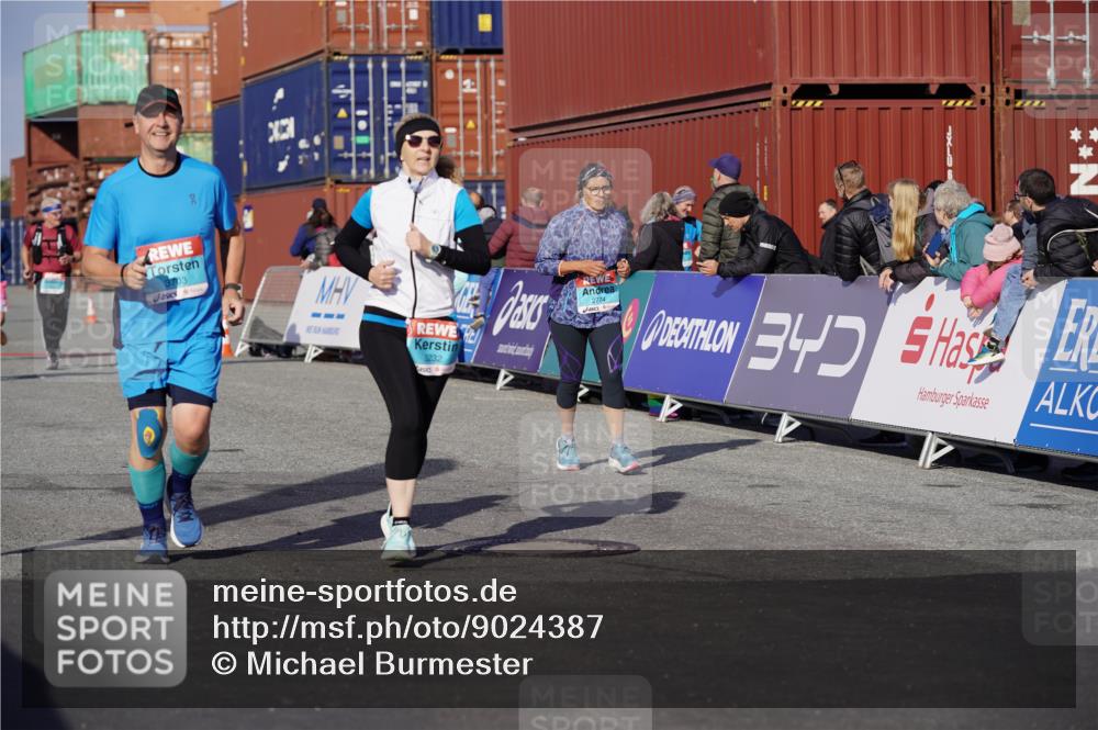 03.10.2025 - Köhlbrandbrückenlauf Michael Burmester http://msf.ph/oto/9024387 03.10.2025 10:26:57 Ziel 1930, 2693, 2774, 2930, 3052, 3232, 3364, 3367, 3703, 3745, 3829 meine-sportfotos.de