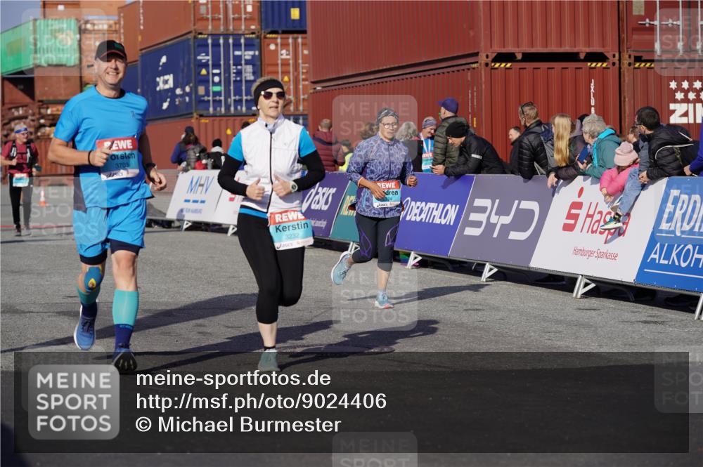 03.10.2025 - Köhlbrandbrückenlauf Michael Burmester http://msf.ph/oto/9024406 03.10.2025 10:26:57 Ziel 1930, 2693, 2774, 2930, 3052, 3232, 3364, 3367, 3703, 3745, 3829 meine-sportfotos.de