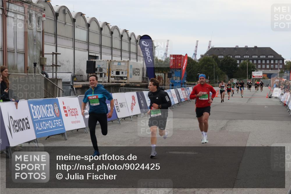 03.10.2025 - Köhlbrandbrückenlauf Julia Fischer http://msf.ph/oto/9024425 03.10.2025 15:55:48 Ziel 7043, 7067, 7286, 7575, 7968, 8594, 8942, 9743 meine-sportfotos.de