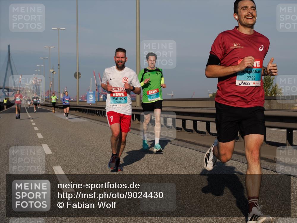 03.10.2025 - Köhlbrandbrückenlauf Fabian Wolf http://msf.ph/oto/9024430 03.10.2025 09:40:32 Position 3 7, 3618, 270, 2792 meine-sportfotos.de