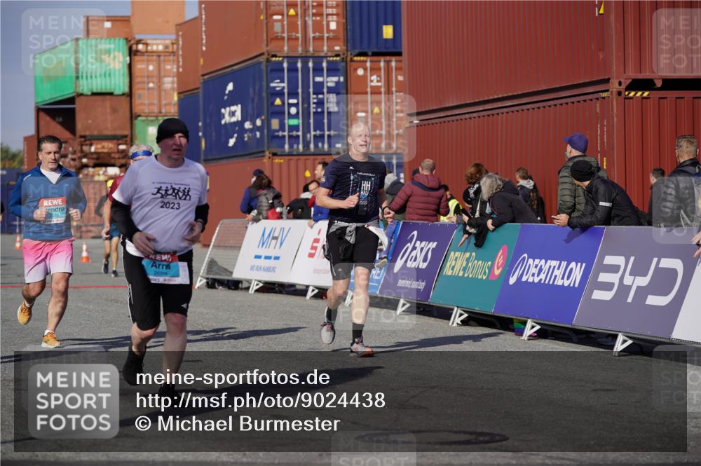 03.10.2025 - Köhlbrandbrückenlauf Michael Burmester http://msf.ph/oto/9024438 03.10.2025 10:27:02 Ziel 1930, 2115, 2693, 2774, 3052, 3232, 3745 meine-sportfotos.de