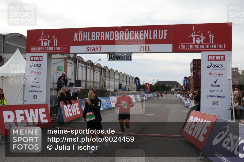 03.10.2025 - Köhlbrandbrückenlauf Julia Fischer http://msf.ph/oto/9024459 03.10.2025 15:55:51 Ziel 7043, 7067, 7286, 7575, 7968, 8594, 8942, 9743 meine-sportfotos.de