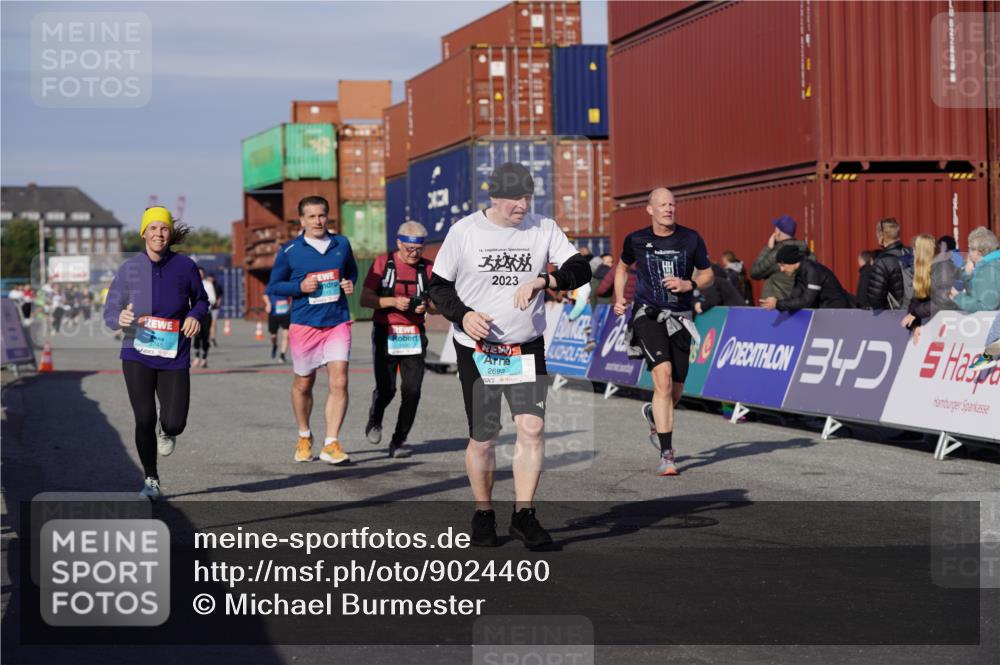 03.10.2025 - Köhlbrandbrückenlauf Michael Burmester http://msf.ph/oto/9024460 03.10.2025 10:27:03 Ziel 1930, 2115, 2693, 2774, 3052, 3132, 3745 meine-sportfotos.de