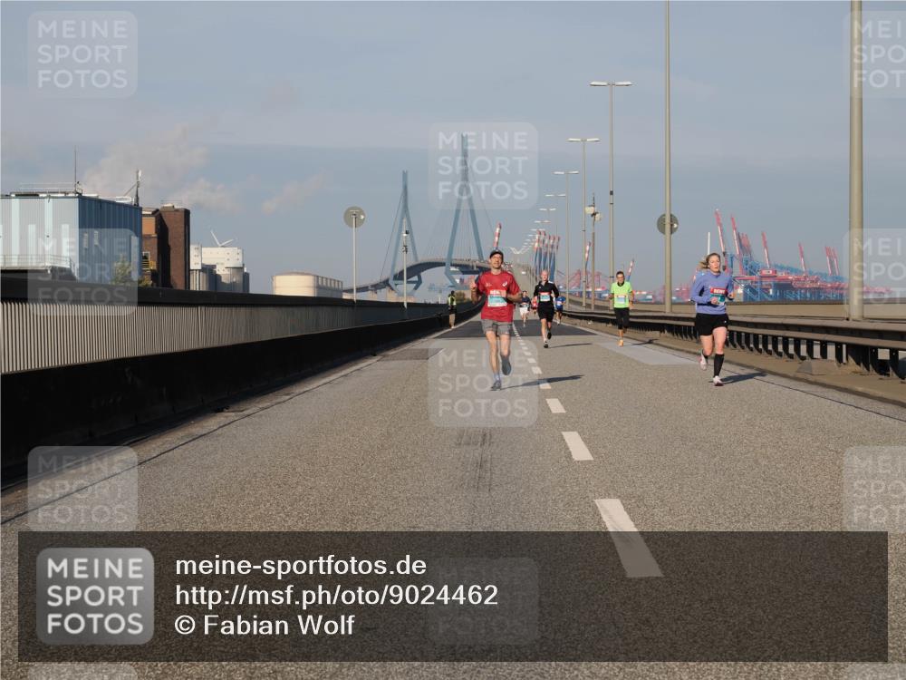 03.10.2025 - Köhlbrandbrückenlauf Fabian Wolf http://msf.ph/oto/9024462 03.10.2025 09:40:36 Position 3  meine-sportfotos.de