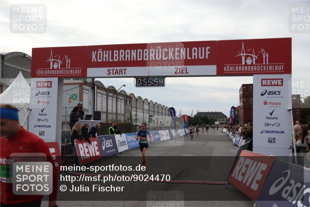03.10.2025 - Köhlbrandbrückenlauf Julia Fischer http://msf.ph/oto/9024470 03.10.2025 15:55:54 Ziel 7043, 7286, 7456, 7968, 8594, 8942, 9743 meine-sportfotos.de