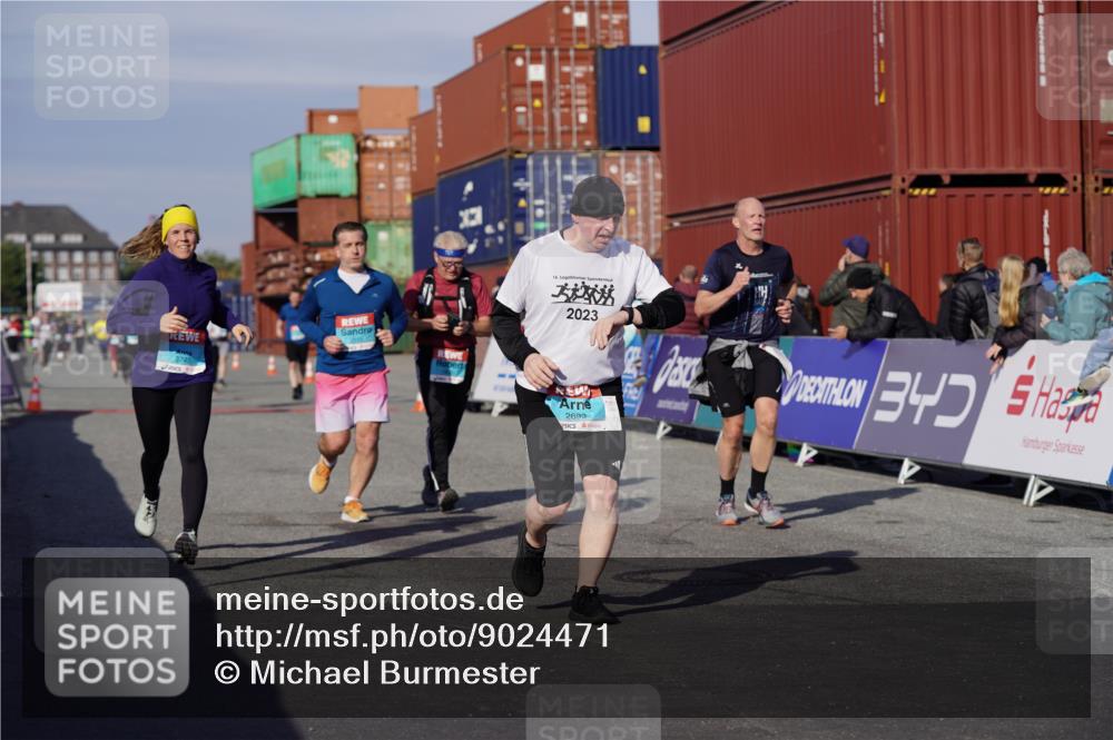 03.10.2025 - Köhlbrandbrückenlauf Michael Burmester http://msf.ph/oto/9024471 03.10.2025 10:27:03 Ziel 1930, 2115, 2693, 2774, 3052, 3132, 3745 meine-sportfotos.de