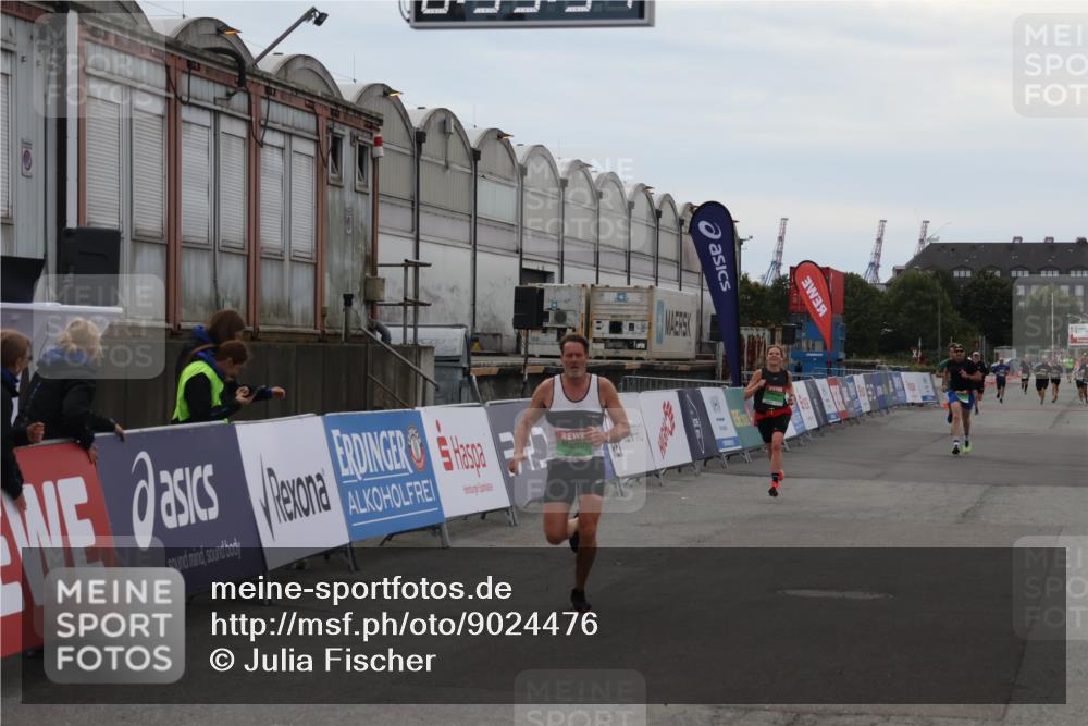 03.10.2025 - Köhlbrandbrückenlauf Julia Fischer http://msf.ph/oto/9024476 03.10.2025 15:55:58 Ziel 7043, 7286, 7456, 7555, 7968, 9743 meine-sportfotos.de