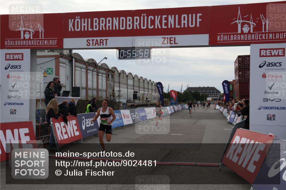 03.10.2025 - Köhlbrandbrückenlauf Julia Fischer http://msf.ph/oto/9024481 03.10.2025 15:55:59 Ziel 7043, 7286, 7456, 7555, 7968, 9231, 9743 meine-sportfotos.de