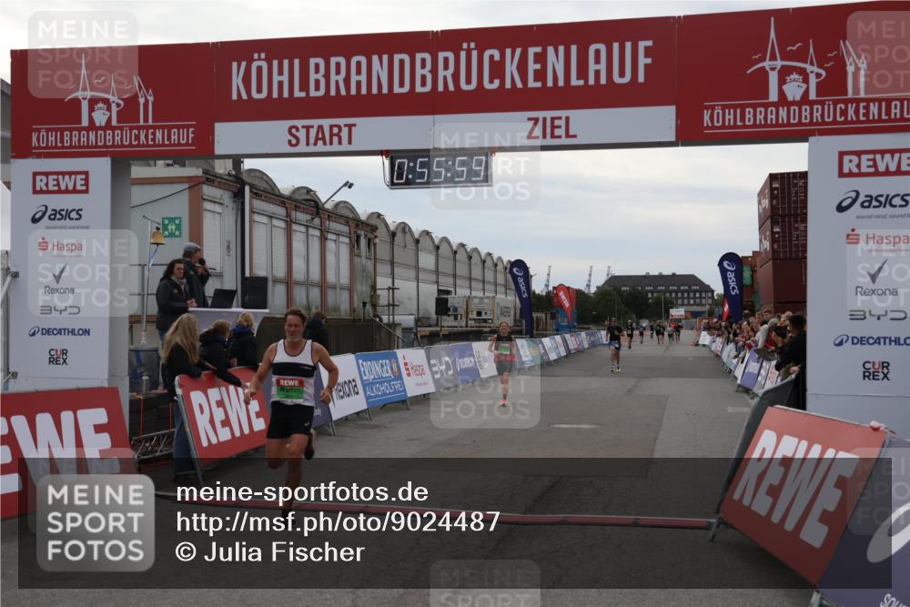 03.10.2025 - Köhlbrandbrückenlauf Julia Fischer http://msf.ph/oto/9024487 03.10.2025 15:55:59 Ziel 7043, 7286, 7456, 7555, 7968, 9231, 9743 meine-sportfotos.de