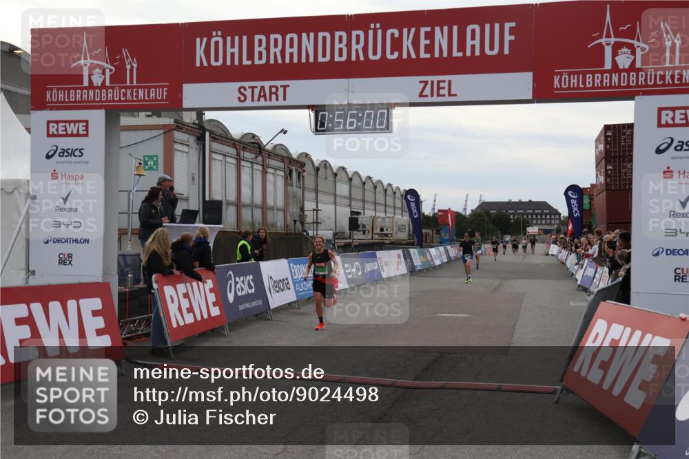 03.10.2025 - Köhlbrandbrückenlauf Julia Fischer http://msf.ph/oto/9024498 03.10.2025 15:56:01 Ziel 7456, 7555, 7968, 9231 meine-sportfotos.de