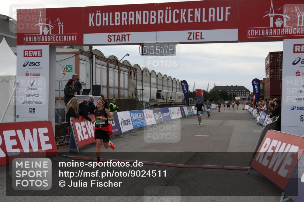 03.10.2025 - Köhlbrandbrückenlauf Julia Fischer http://msf.ph/oto/9024511 03.10.2025 15:56:02 Ziel 7456, 7555, 7968, 9231 meine-sportfotos.de