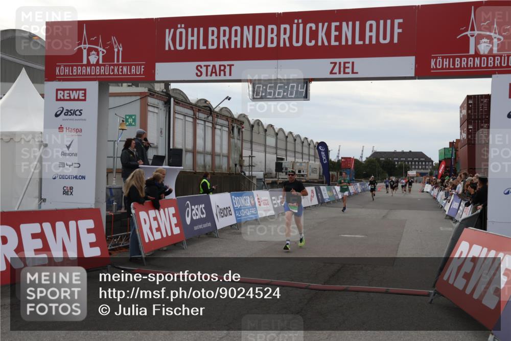 03.10.2025 - Köhlbrandbrückenlauf Julia Fischer http://msf.ph/oto/9024524 03.10.2025 15:56:04 Ziel 7012, 7456, 7555, 7968, 9231 meine-sportfotos.de