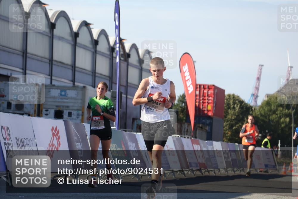 03.10.2025 - Köhlbrandbrückenlauf Luisa Fischer http://msf.ph/oto/9024531 03.10.2025 12:52:31 Ziel 6087, 6625 meine-sportfotos.de