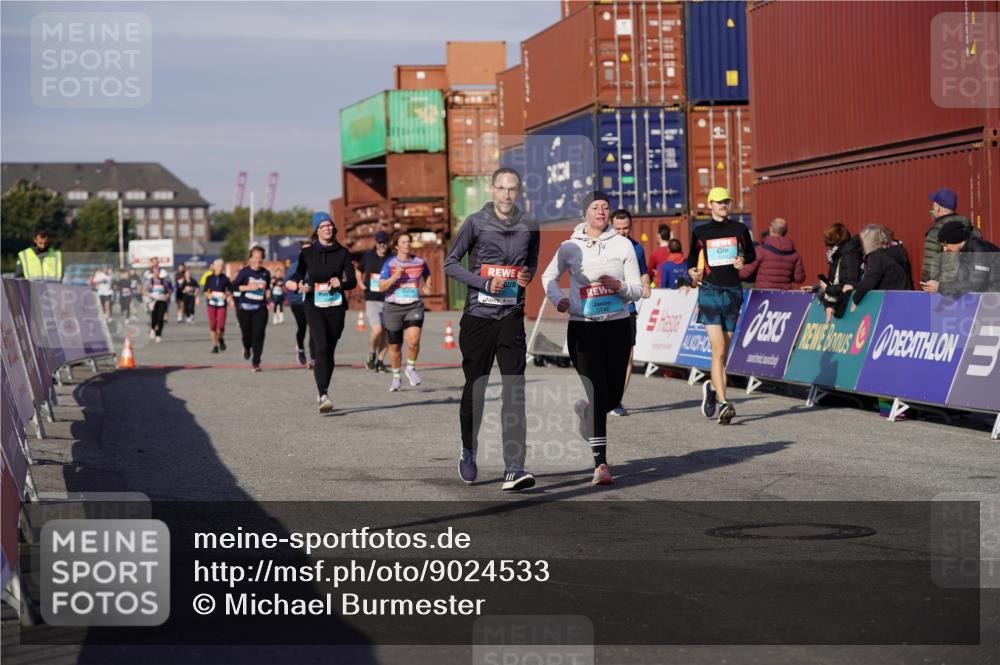 03.10.2025 - Köhlbrandbrückenlauf Michael Burmester http://msf.ph/oto/9024533 03.10.2025 10:27:10 Ziel 1539, 2115, 2451, 2562, 2935, 3132, 3746 meine-sportfotos.de