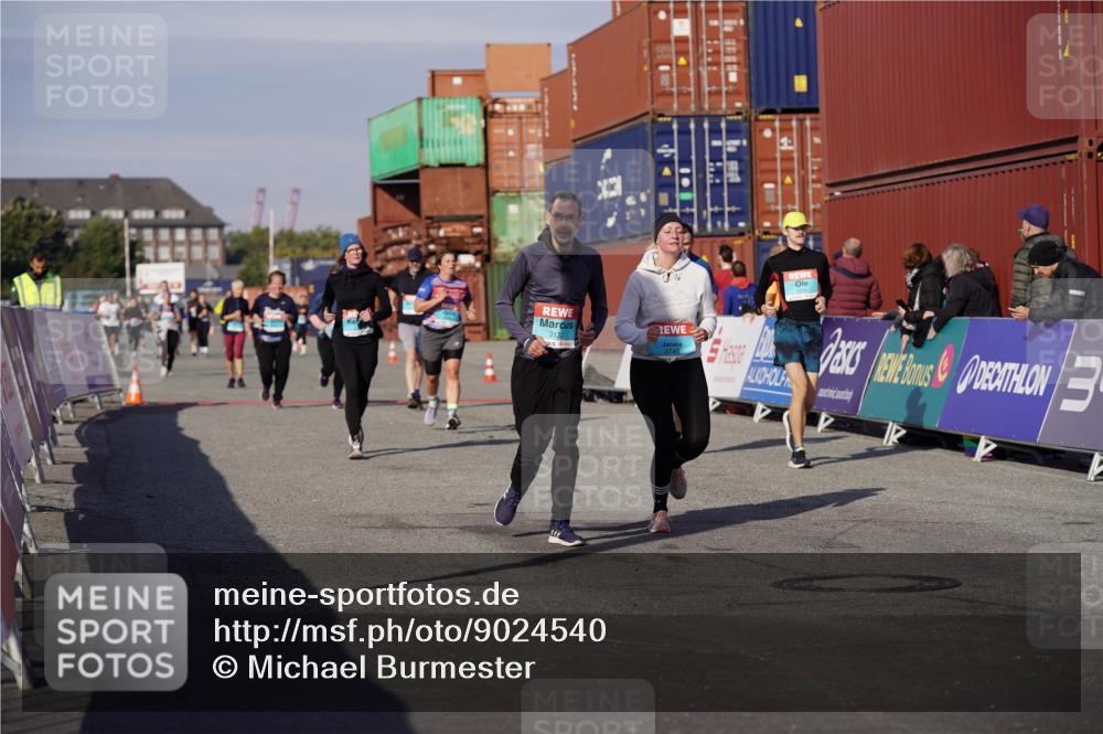 03.10.2025 - Köhlbrandbrückenlauf Michael Burmester http://msf.ph/oto/9024540 03.10.2025 10:27:10 Ziel 1539, 2115, 2451, 2562, 2935, 3132, 3746 meine-sportfotos.de