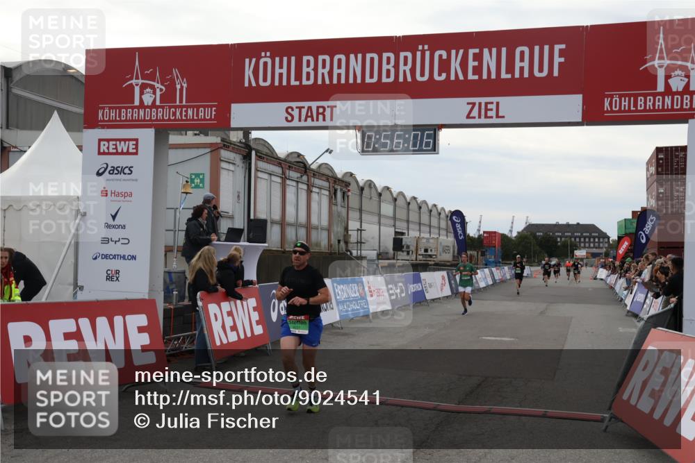 03.10.2025 - Köhlbrandbrückenlauf Julia Fischer http://msf.ph/oto/9024541 03.10.2025 15:56:06 Ziel 7012, 7456, 7555, 9231, 9525 meine-sportfotos.de