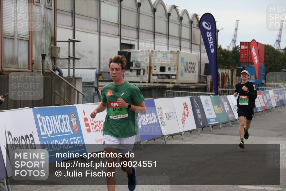 03.10.2025 - Köhlbrandbrückenlauf Julia Fischer http://msf.ph/oto/9024551 03.10.2025 15:56:09 Ziel 7012, 7555, 8820, 9231, 9525 meine-sportfotos.de