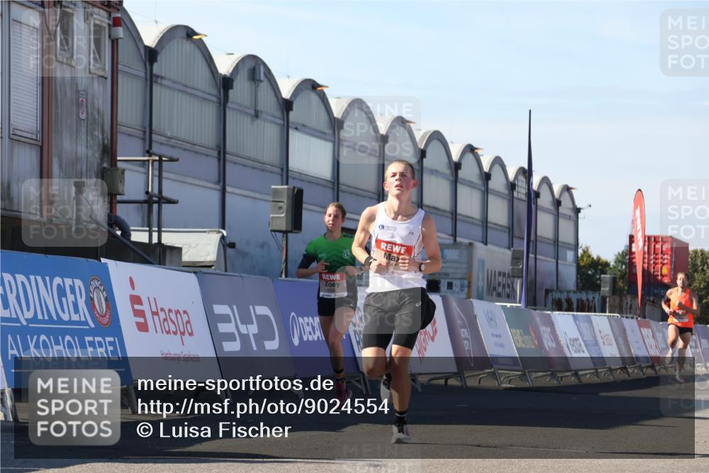 03.10.2025 - Köhlbrandbrückenlauf Luisa Fischer http://msf.ph/oto/9024554 03.10.2025 12:52:33 Ziel 6087, 6625 meine-sportfotos.de