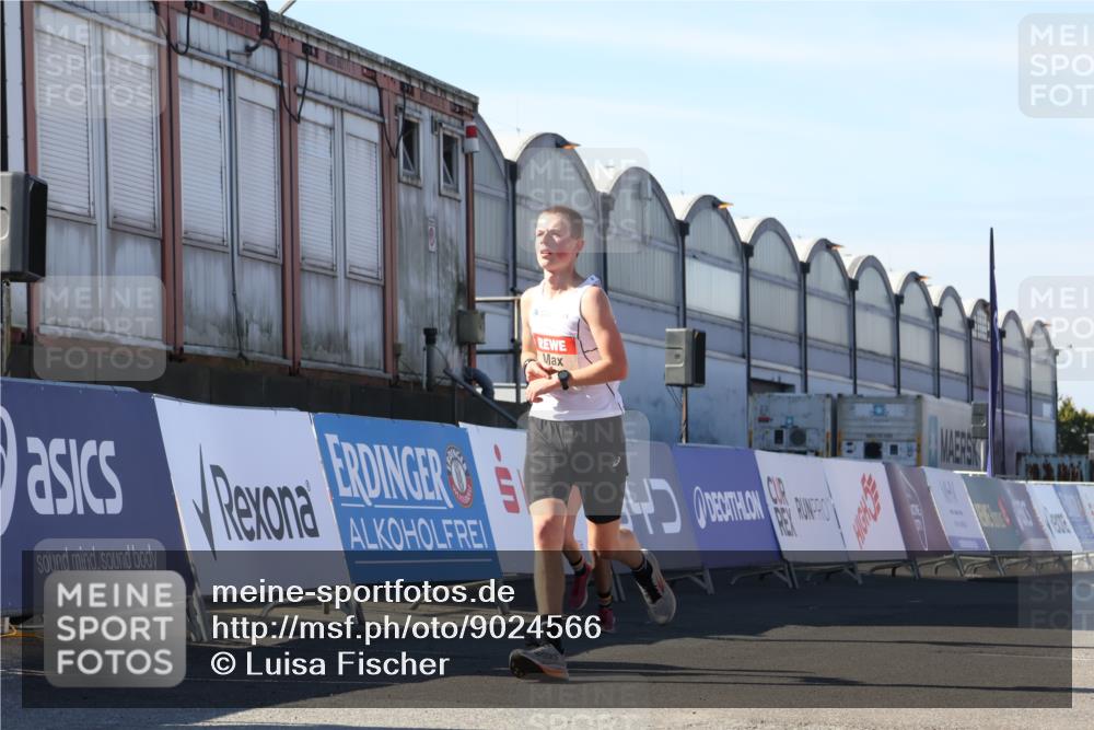03.10.2025 - Köhlbrandbrückenlauf Luisa Fischer http://msf.ph/oto/9024566 03.10.2025 12:52:34 Ziel 4019, 6087, 6625 meine-sportfotos.de