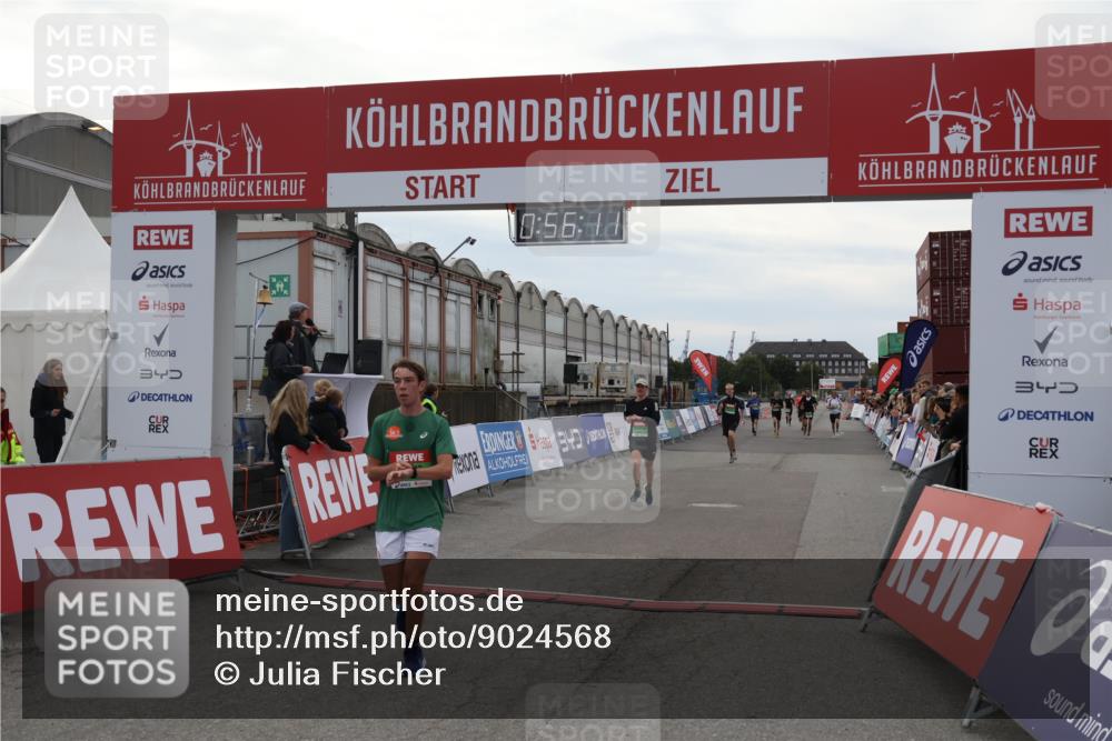 03.10.2025 - Köhlbrandbrückenlauf Julia Fischer http://msf.ph/oto/9024568 03.10.2025 15:56:11 Ziel 7012, 7555, 8820, 9231, 9525 meine-sportfotos.de