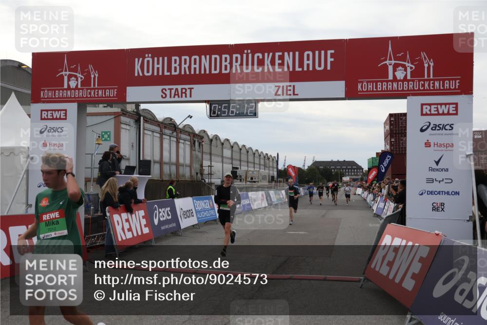 03.10.2025 - Köhlbrandbrückenlauf Julia Fischer http://msf.ph/oto/9024573 03.10.2025 15:56:12 Ziel 7012, 8820, 9231, 9525 meine-sportfotos.de