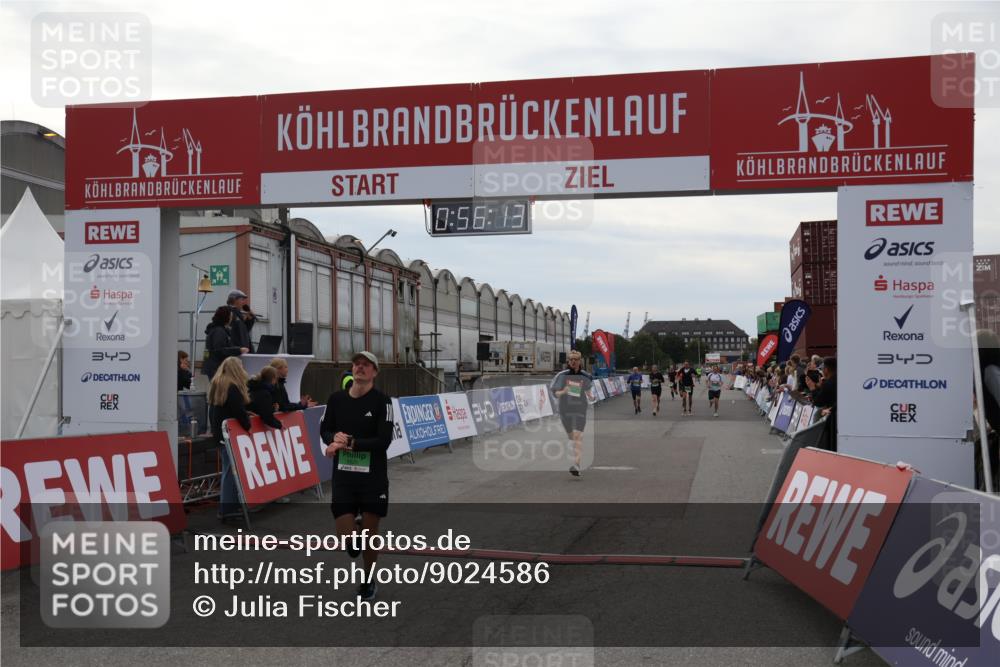 03.10.2025 - Köhlbrandbrückenlauf Julia Fischer http://msf.ph/oto/9024586 03.10.2025 15:56:13 Ziel 7012, 7128, 8820, 8976, 9231, 9525 meine-sportfotos.de
