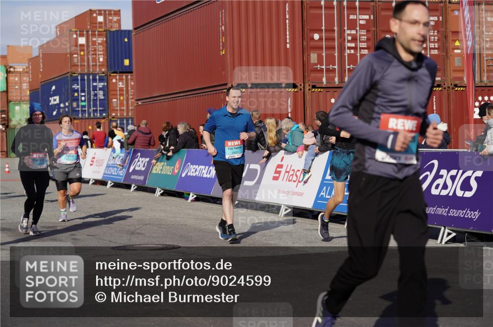 03.10.2025 - Köhlbrandbrückenlauf Michael Burmester http://msf.ph/oto/9024599 03.10.2025 10:27:14 Ziel 1539, 1926, 1929, 2101, 2136, 2451, 2562, 2935, 3132, 3746 meine-sportfotos.de