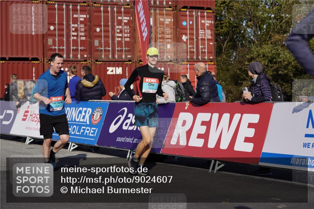 03.10.2025 - Köhlbrandbrückenlauf Michael Burmester http://msf.ph/oto/9024607 03.10.2025 10:27:15 Ziel 1539, 1926, 1929, 2101, 2136, 2451, 2562, 2935, 3132, 3746 meine-sportfotos.de