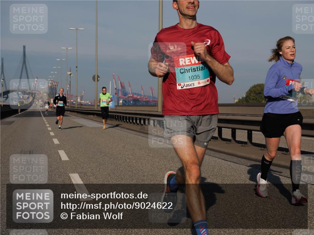 03.10.2025 - Köhlbrandbrückenlauf Fabian Wolf http://msf.ph/oto/9024622 03.10.2025 09:40:41 Position 3 1035 meine-sportfotos.de