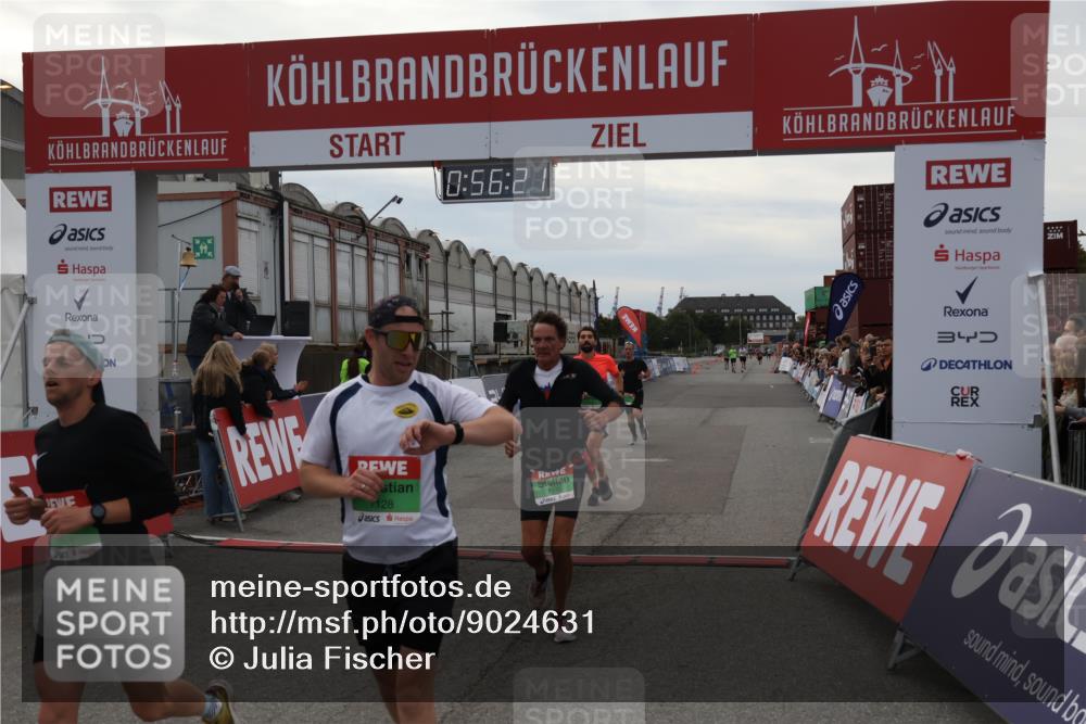 03.10.2025 - Köhlbrandbrückenlauf Julia Fischer http://msf.ph/oto/9024631 03.10.2025 15:56:21 Ziel 7046, 7079, 7128, 7170, 8820, 8976, 9525, 9559 meine-sportfotos.de