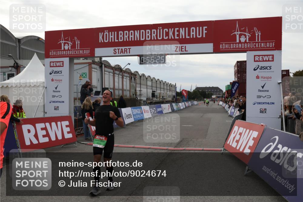 03.10.2025 - Köhlbrandbrückenlauf Julia Fischer http://msf.ph/oto/9024674 03.10.2025 15:56:25 Ziel 7046, 7079, 7128, 7170, 8976, 9559 meine-sportfotos.de