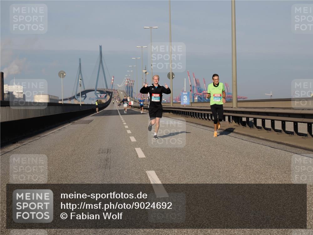 03.10.2025 - Köhlbrandbrückenlauf Fabian Wolf http://msf.ph/oto/9024692 03.10.2025 09:40:43 Position 3 3 meine-sportfotos.de