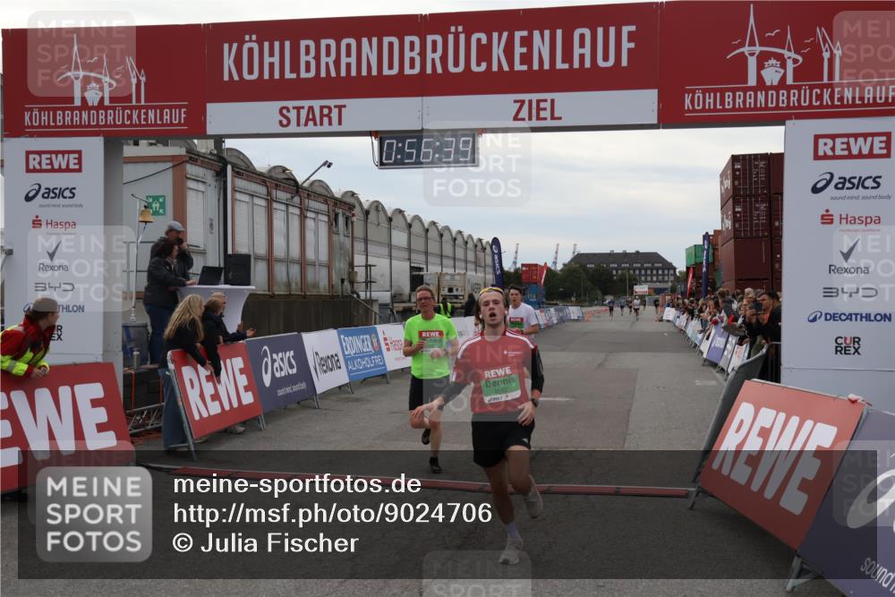 03.10.2025 - Köhlbrandbrückenlauf Julia Fischer http://msf.ph/oto/9024706 03.10.2025 15:56:39 Ziel 7092, 7166, 8782, 9182 meine-sportfotos.de