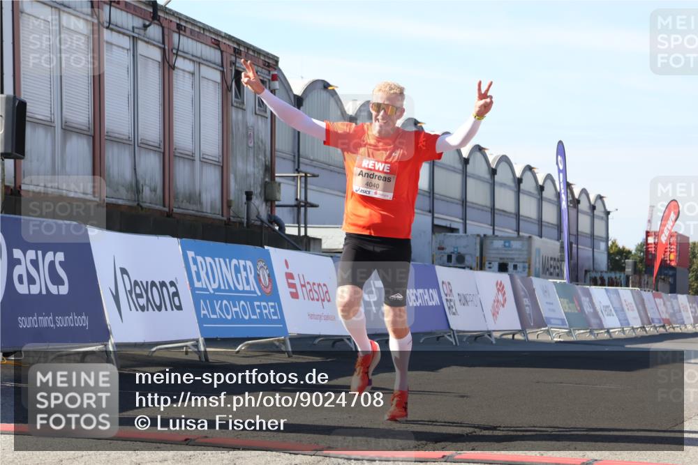 03.10.2025 - Köhlbrandbrückenlauf Luisa Fischer http://msf.ph/oto/9024708 03.10.2025 12:52:59 Ziel 4034, 4040 meine-sportfotos.de