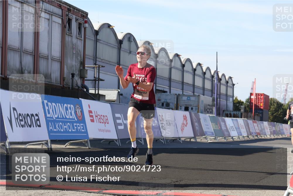 03.10.2025 - Köhlbrandbrückenlauf Luisa Fischer http://msf.ph/oto/9024723 03.10.2025 12:53:13 Ziel 4142, 5786, 6333 meine-sportfotos.de