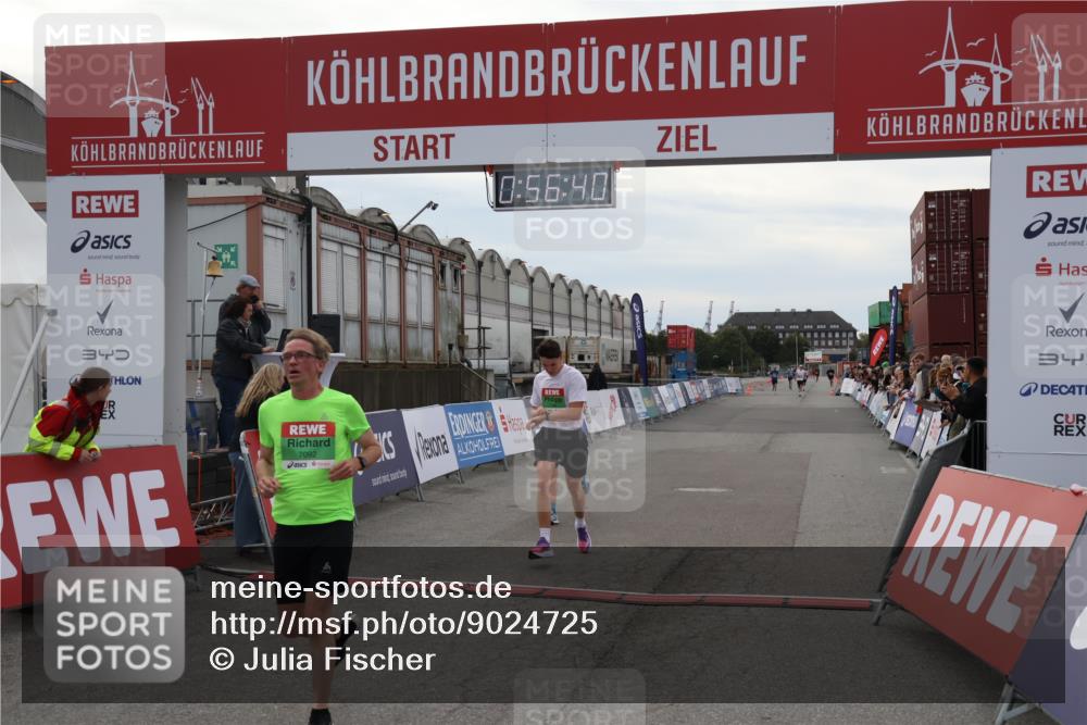 03.10.2025 - Köhlbrandbrückenlauf Julia Fischer http://msf.ph/oto/9024725 03.10.2025 15:56:40 Ziel 7092, 7166, 8782, 9182 meine-sportfotos.de
