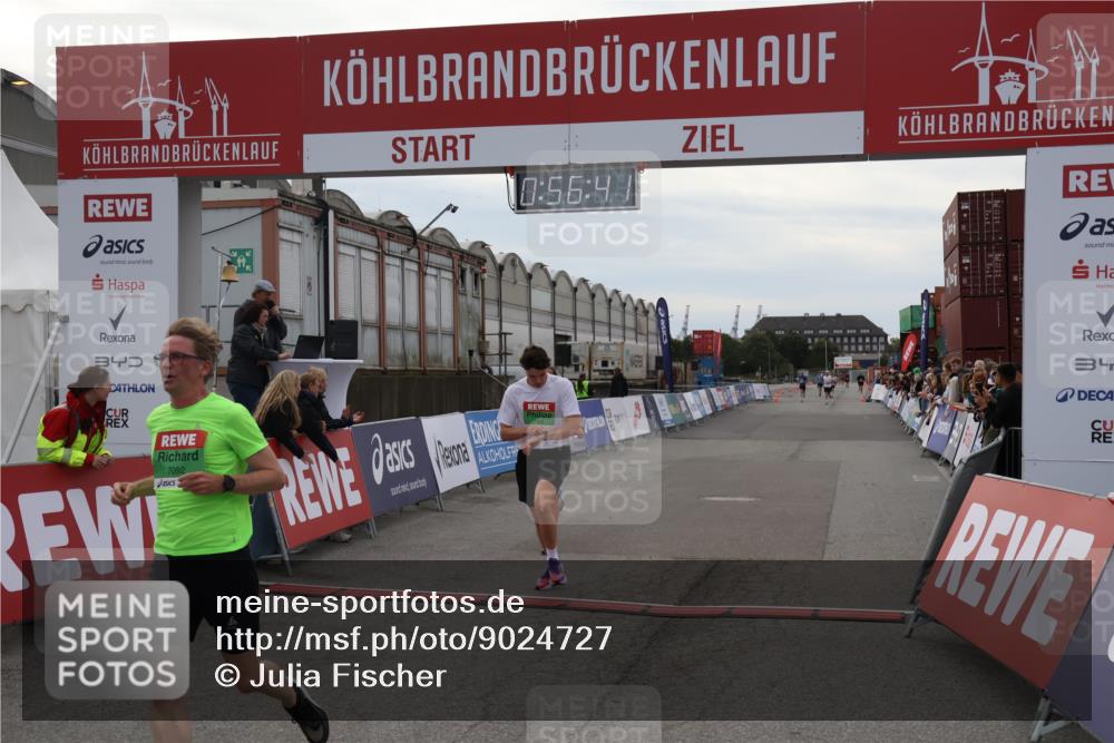03.10.2025 - Köhlbrandbrückenlauf Julia Fischer http://msf.ph/oto/9024727 03.10.2025 15:56:41 Ziel 7092, 7166, 8782, 9182 meine-sportfotos.de