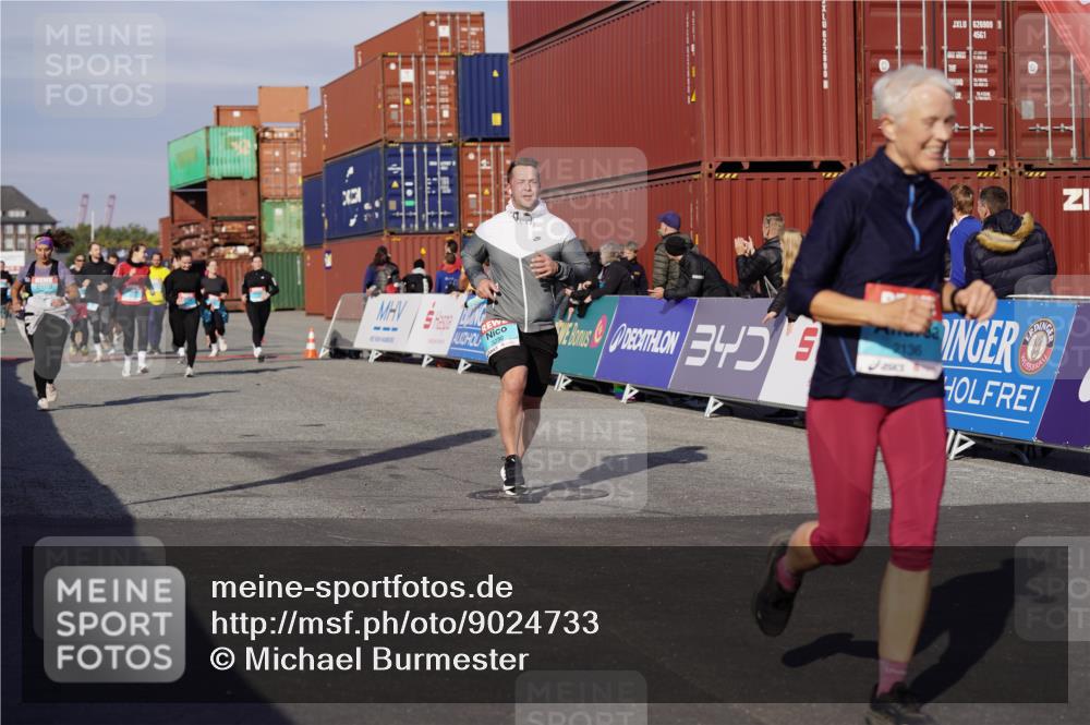 03.10.2025 - Köhlbrandbrückenlauf Michael Burmester http://msf.ph/oto/9024733 03.10.2025 10:27:25 Ziel 1914, 2136, 2162, 2192, 2237, 2352, 3230, 3346 meine-sportfotos.de