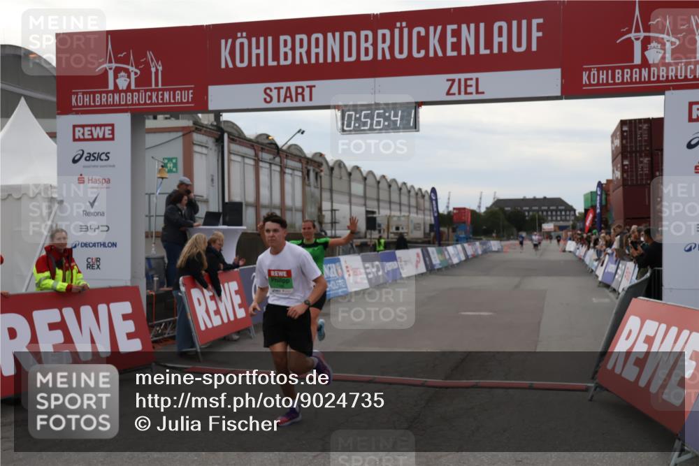 03.10.2025 - Köhlbrandbrückenlauf Julia Fischer http://msf.ph/oto/9024735 03.10.2025 15:56:41 Ziel 7092, 7166, 8782, 9182 meine-sportfotos.de