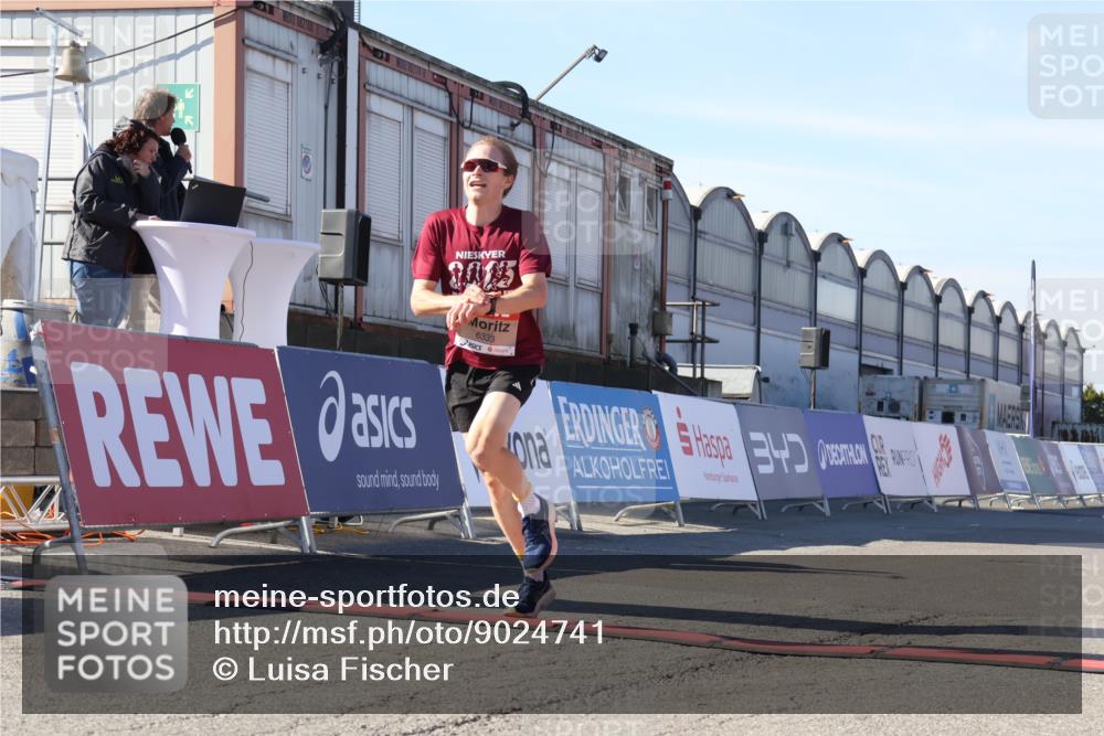 03.10.2025 - Köhlbrandbrückenlauf Luisa Fischer http://msf.ph/oto/9024741 03.10.2025 12:53:14 Ziel 4142, 5786, 6333 meine-sportfotos.de