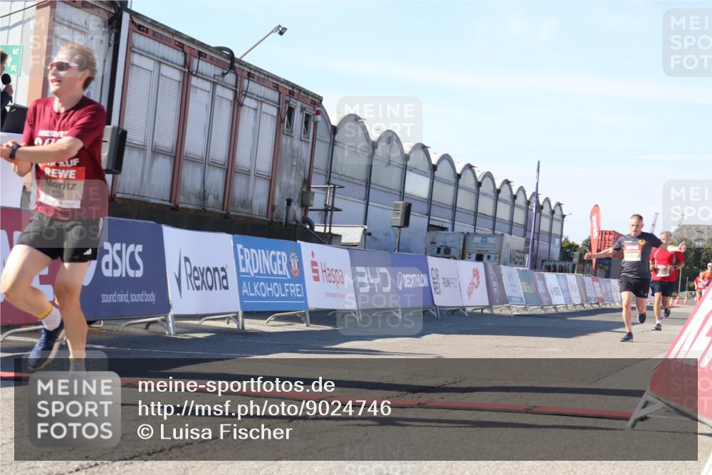 03.10.2025 - Köhlbrandbrückenlauf Luisa Fischer http://msf.ph/oto/9024746 03.10.2025 12:53:14 Ziel 4142, 5786, 6333 meine-sportfotos.de