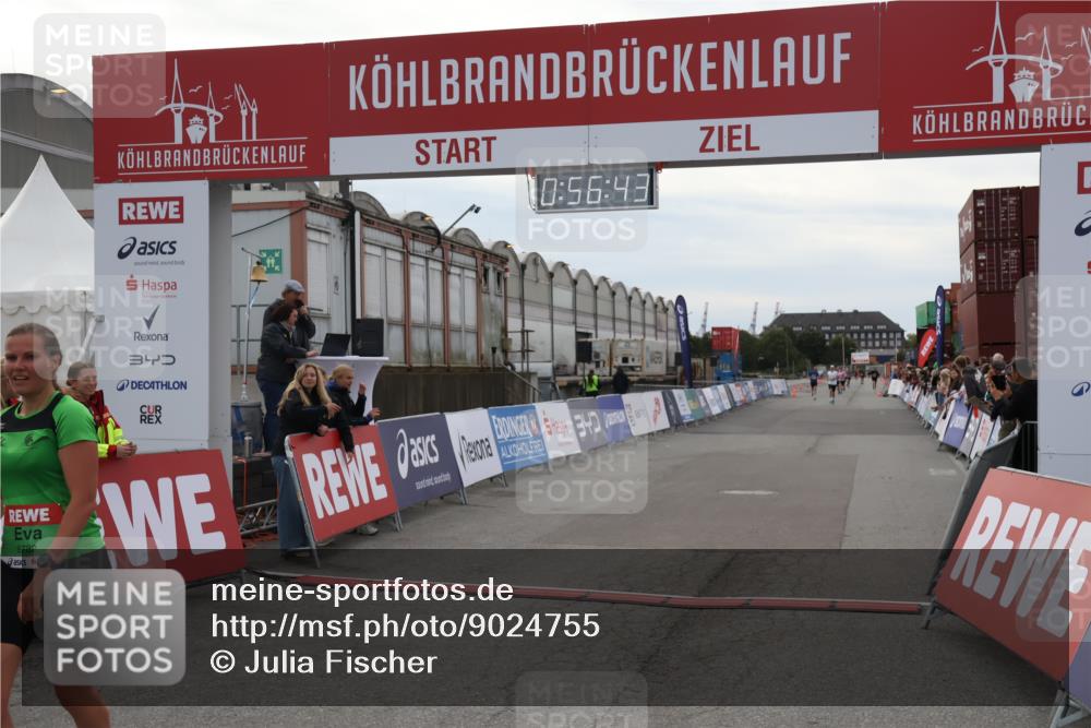 03.10.2025 - Köhlbrandbrückenlauf Julia Fischer http://msf.ph/oto/9024755 03.10.2025 15:56:43 Ziel 7092, 7166, 8782, 9182 meine-sportfotos.de